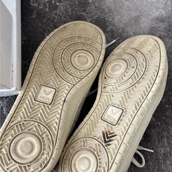 Veja Off-White and Tan Sneakers used need cleaning size 8 - Picture 5 of 8